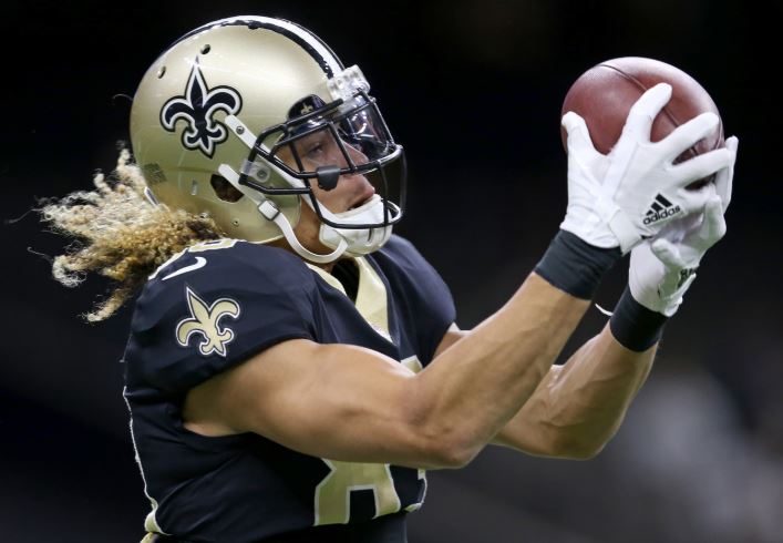 Saints WR Willie Snead catches a pass.